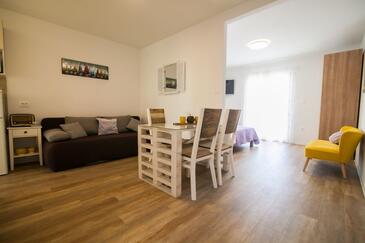 Apartmaji s parkingom Bol, Brač - 23845
