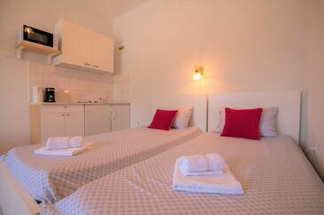 Apartmány s parkovištěm Bol, Brač - 23848