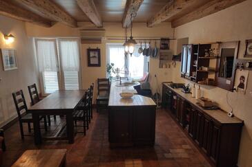 Comfortable and spacious apartment Vodice (A-23858-a(