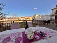 Malinska, Terrasse - Ausblick in folgender Unterkunftsart apartment, Haustiere erlaubt und WiFi.