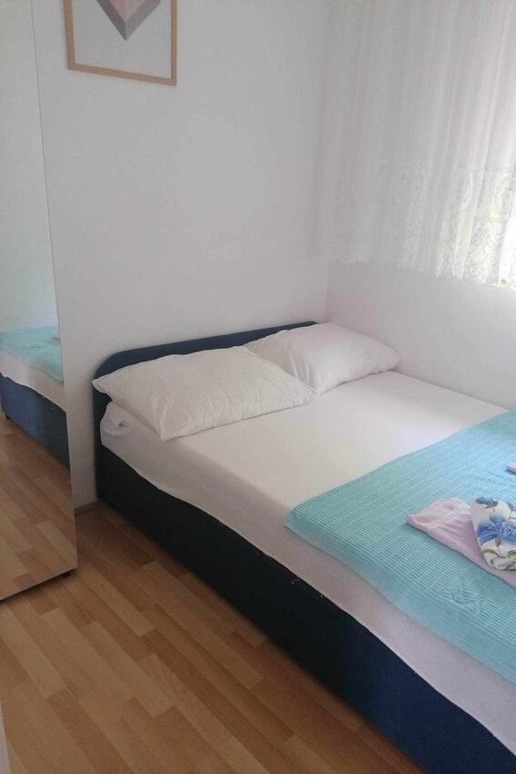 Appartamenti accanto al mare Bilice, Krka - 23875