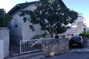 Bilice, Krka, Overnatting 23875 - Leiligheter blizu mora med en rullesteinstrand.