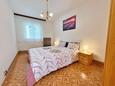 Malinska, Bedroom 1 in the apartment, air condition available, (pet friendly) and WiFi.