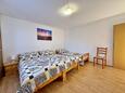 Malinska, Bedroom 2 in the apartment, air condition available, (pet friendly) and WiFi.