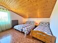 Malinska, Bedroom 2 in the apartment, (pet friendly) and WiFi.