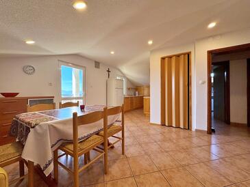 Apartamente cu parcare Malinska, Krk - 23878