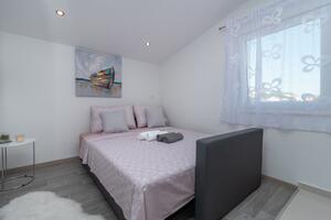 Appartement d'une chambre Seget Vranjica Appartement d'une chambre Seget Vranjica, Trogir (A-23880-b)