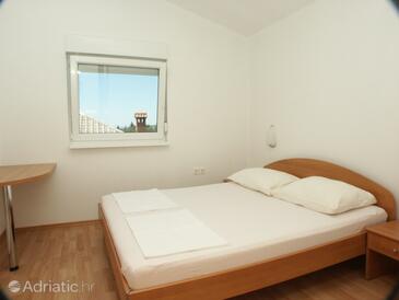Lejligheder og værelser med parkering Crikvenica - 2389