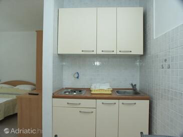 Lejligheder og værelser med parkering Crikvenica - 2389