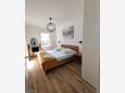 Vodice, Dormitorio 1 en alojamiento de tipo apartment, aire acondicionado disponible y WiFi.