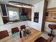 Vodice, Cocina en alojamiento de tipo apartment, WiFi.
