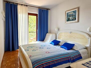 Apartments with parking space Malinska, Krk - 2390