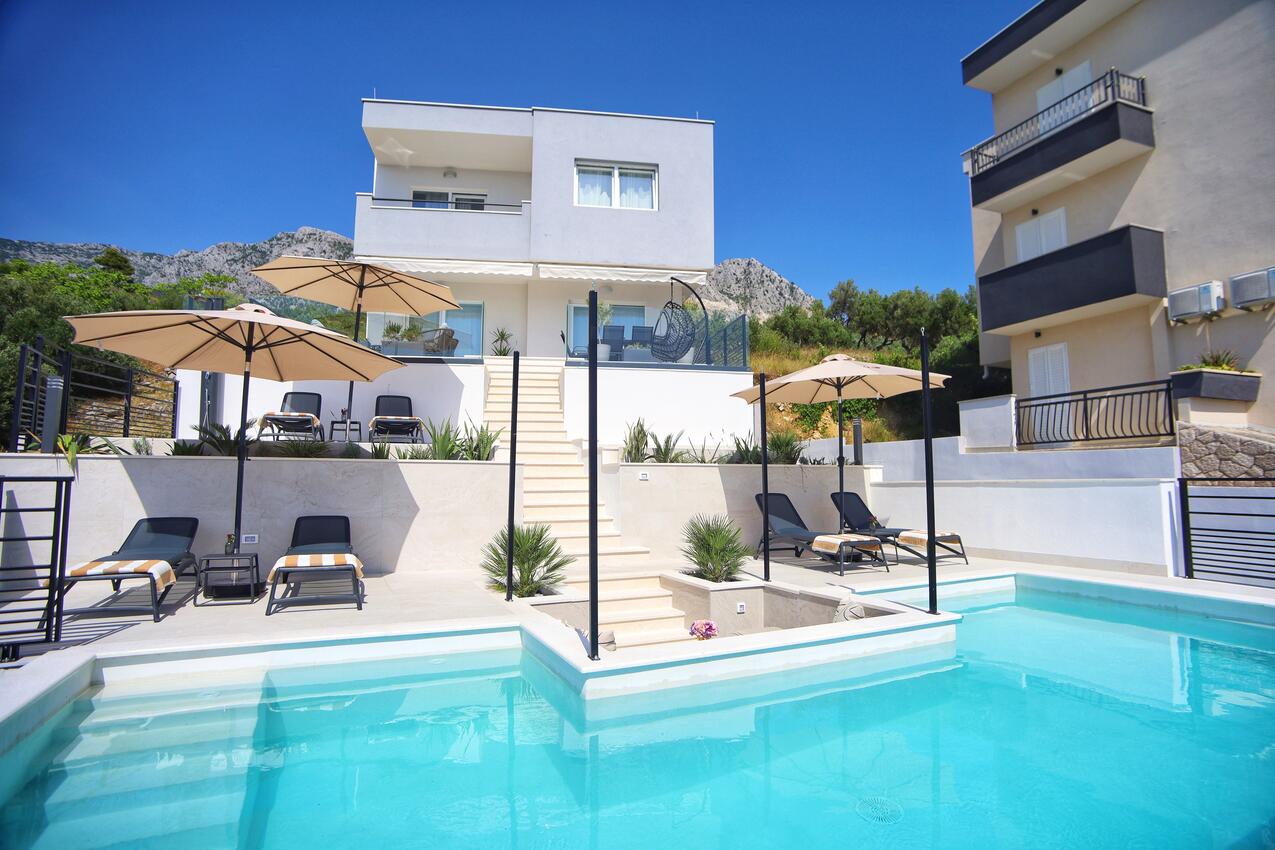 Logi - Familjehus med pool Podgora, Makarska