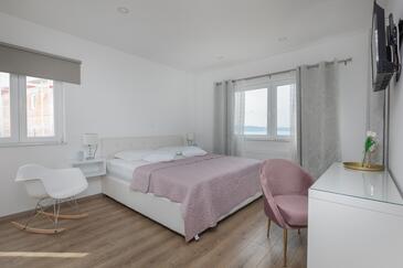 Family friendly house with a swimming pool Podgora, Makarska - 23904