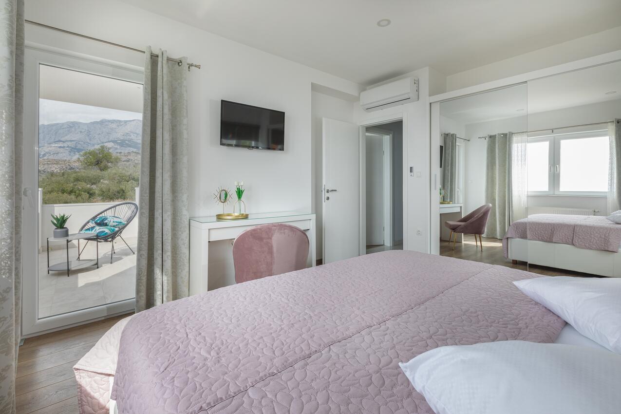 K-23904 - Privat boende - Familjehus med pool Podgora, Makarska