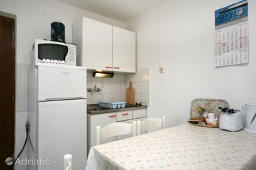 Appartementen met parkeerplaats Njivice, Krk - 2391