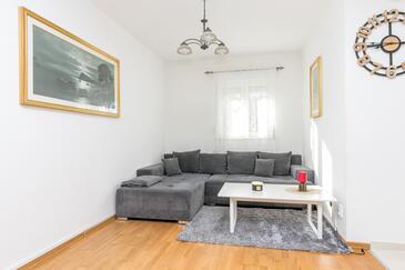 Dvoupokojový apartmán Trogir (A-23910-a(