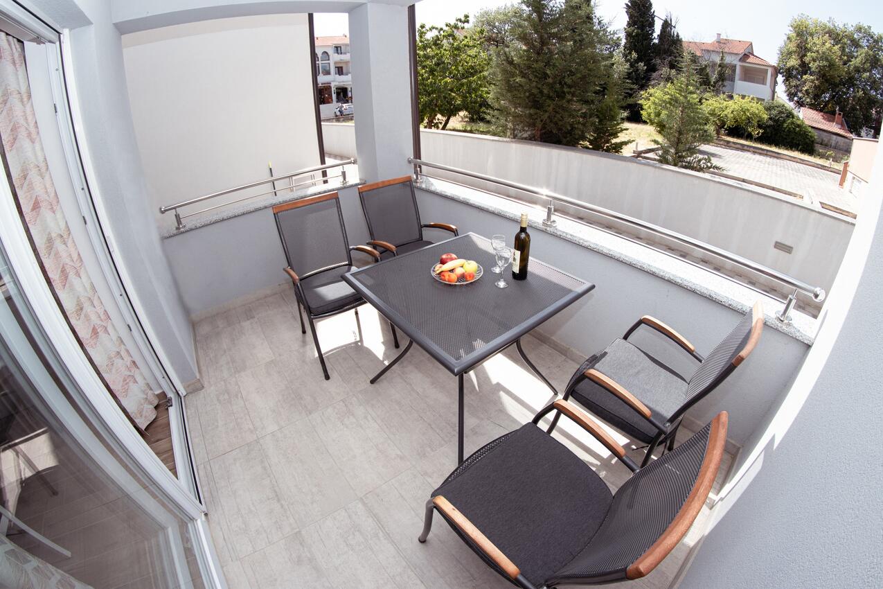 Appartamenti con piscina per famiglie Zaravecchia - Biograd na Moru, Biograd - 23912