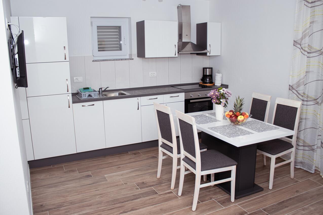 Leiligheter med basseng som passer for familier med barn Biograd na Moru, Biograd - 23912