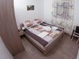 Biograd na Moru, Ložnice v ubytování typu apartment, s klimatizací a WiFi.