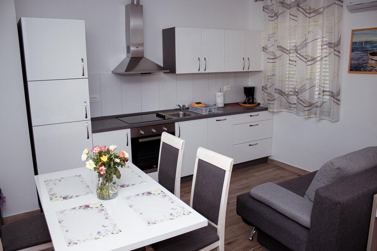 Apartamente cu piscină potrivite pentru familiile cu copii Biograd na Moru, Biograd - 23912