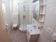 Biograd na Moru, Ванная комната в размещении типа studio-apartment, WiFi.