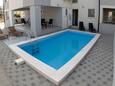 Biograd na Moru, Biograd, Двор 23912 - Апартаменты с песчаным пляжем.
