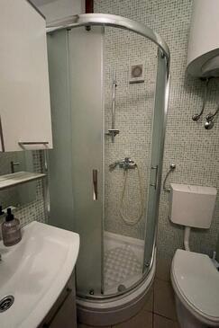 Studio apartments with terrace Omiš, Central Dalmatia