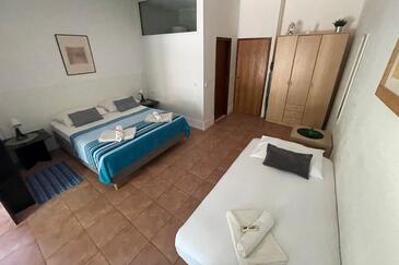 Appartamenti con parcheggio Almissa - Omiš - 23914