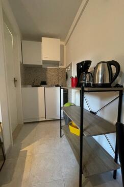 Studio apartments with terrace Omiš, Central Dalmatia