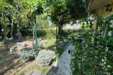 Studio apartments with terrace Omiš, Central Dalmatia