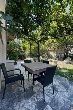 Studio apartments with terrace Omiš, Central Dalmatia