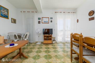 Apartments and rooms with parking space Podgora, Makarska - 23916