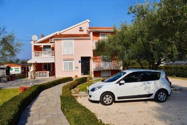 Sukošan, Zadar, Property 23919 - Apartments with sandy beach.