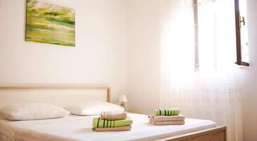 Apartments by the sea Sutivan, Brač - 23920