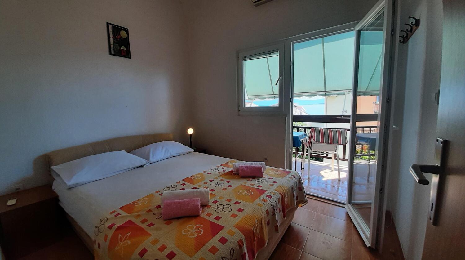 Appartements avec parking Zivogosce - Blato, Makarska - 23922