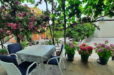 Jednopokojowy apartament Zivogosce - Blato, Makarska (A-23922-d(