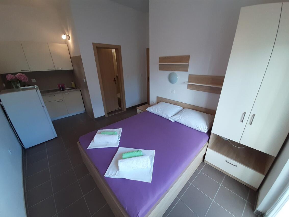 Apartments with parking space Živogošće - Blato, Makarska - 23922