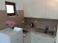 Živogošće - Blato, Kjøkken i overnattingstype studio-apartment, WiFi.