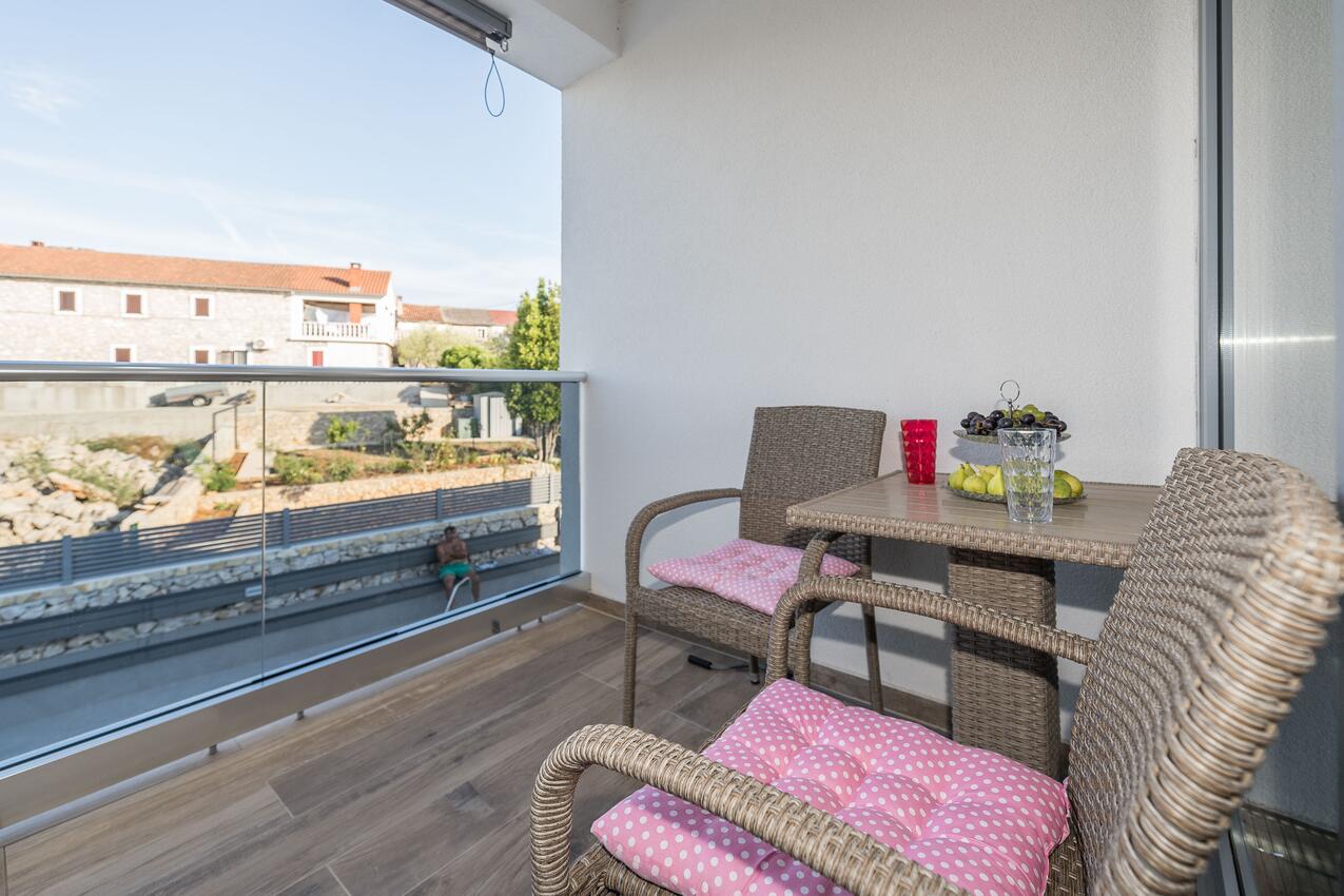 Ferienwohnungen mit Pool Lukoran, Ugljan - 23933