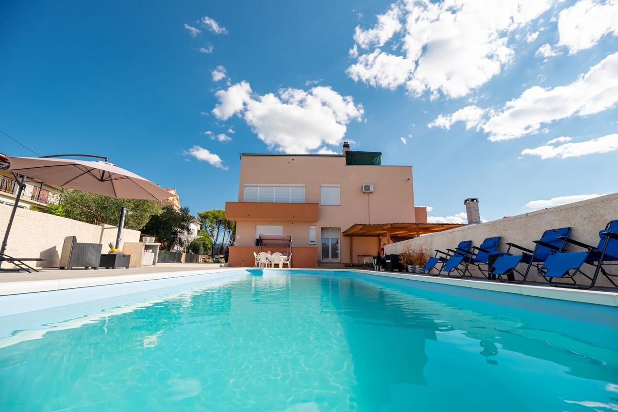 Appartamenti con piscina per famiglie San Cassiano - Sukošan, Zara - Zadar - 23934