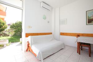 Jednosobni apartman Podstrana Jednosobni apartman Podstrana, Split (A-23954-d)
