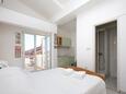 Podstrana, Bedroom in the studio-apartment, air condition available and WiFi.