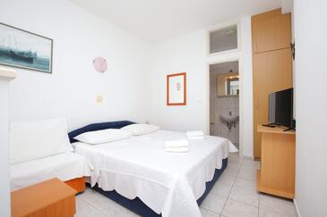 Appartamenti accanto al mare per famiglie Podstrana, Spalato - Split - 23954