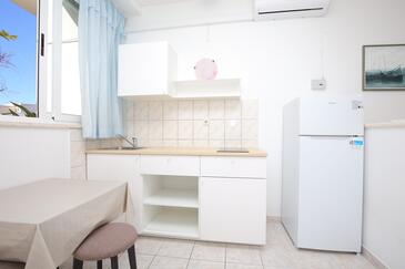 Appartamenti accanto al mare per famiglie Podstrana, Spalato - Split - 23954