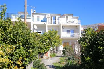 Podstrana, Split, Overnatting 23954 - Leiligheter blizu mora med en rullesteinstrand.