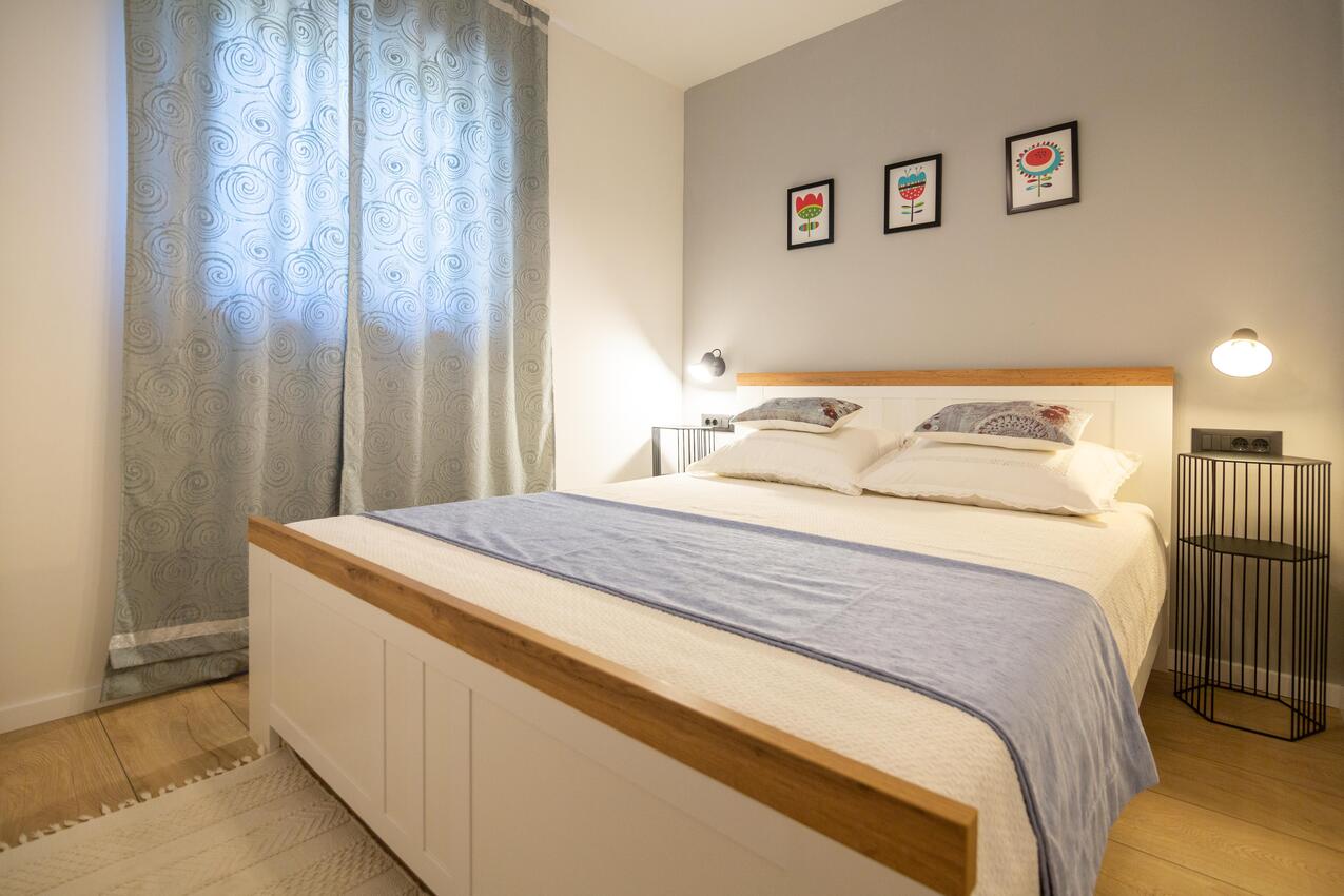 Appartamenti con parcheggio Comisa - Komiža, Lissa - Vis - 23956