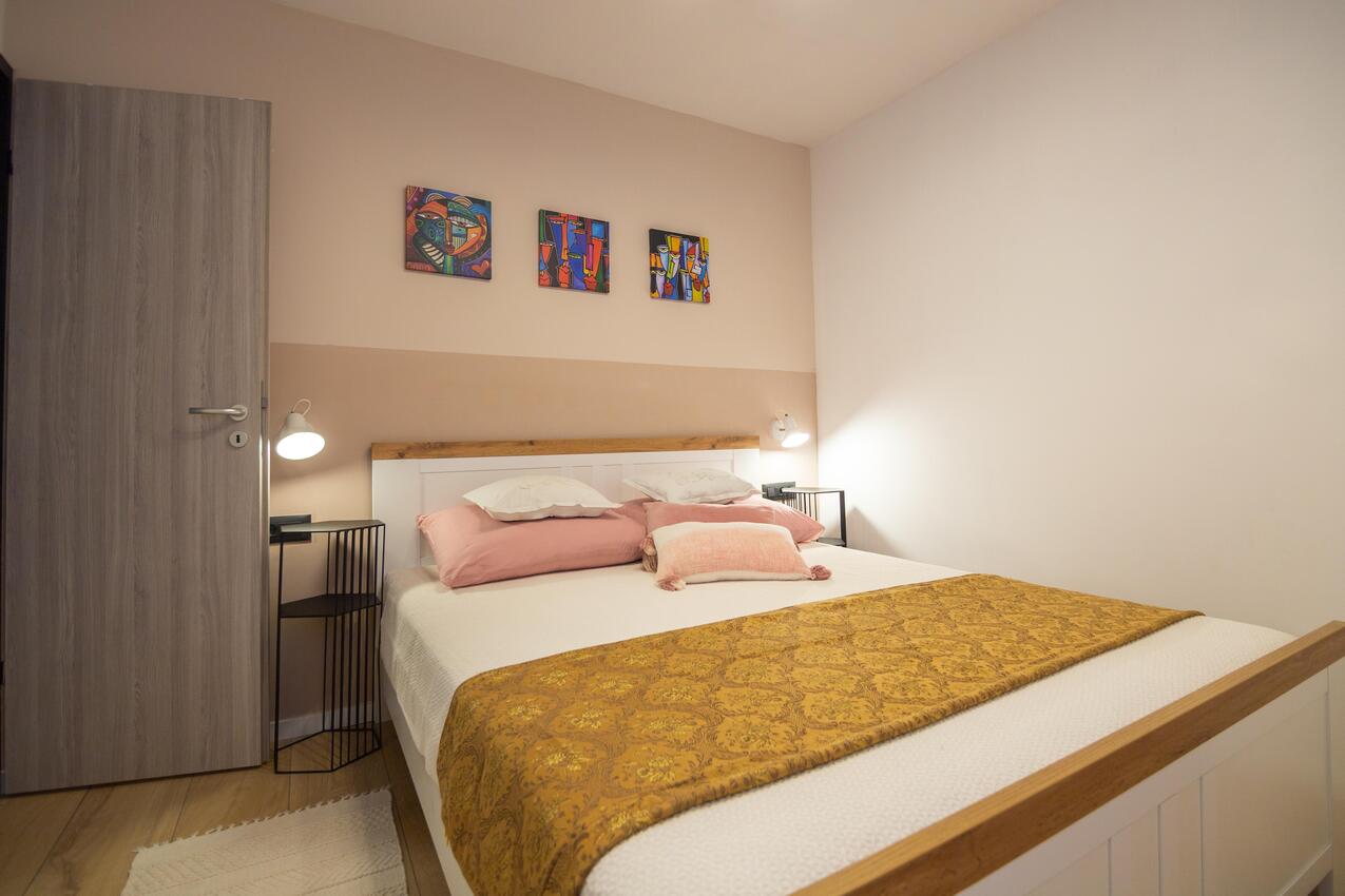 Appartamenti con parcheggio Comisa - Komiža, Lissa - Vis - 23956