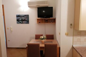 Zablaće, Sala da pranzo nell'alloggi del tipo apartment, condizionatore disponibile e WiFi.