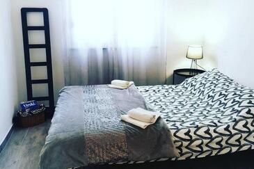 Lejlighedens parkeringsplads Vir - 23962